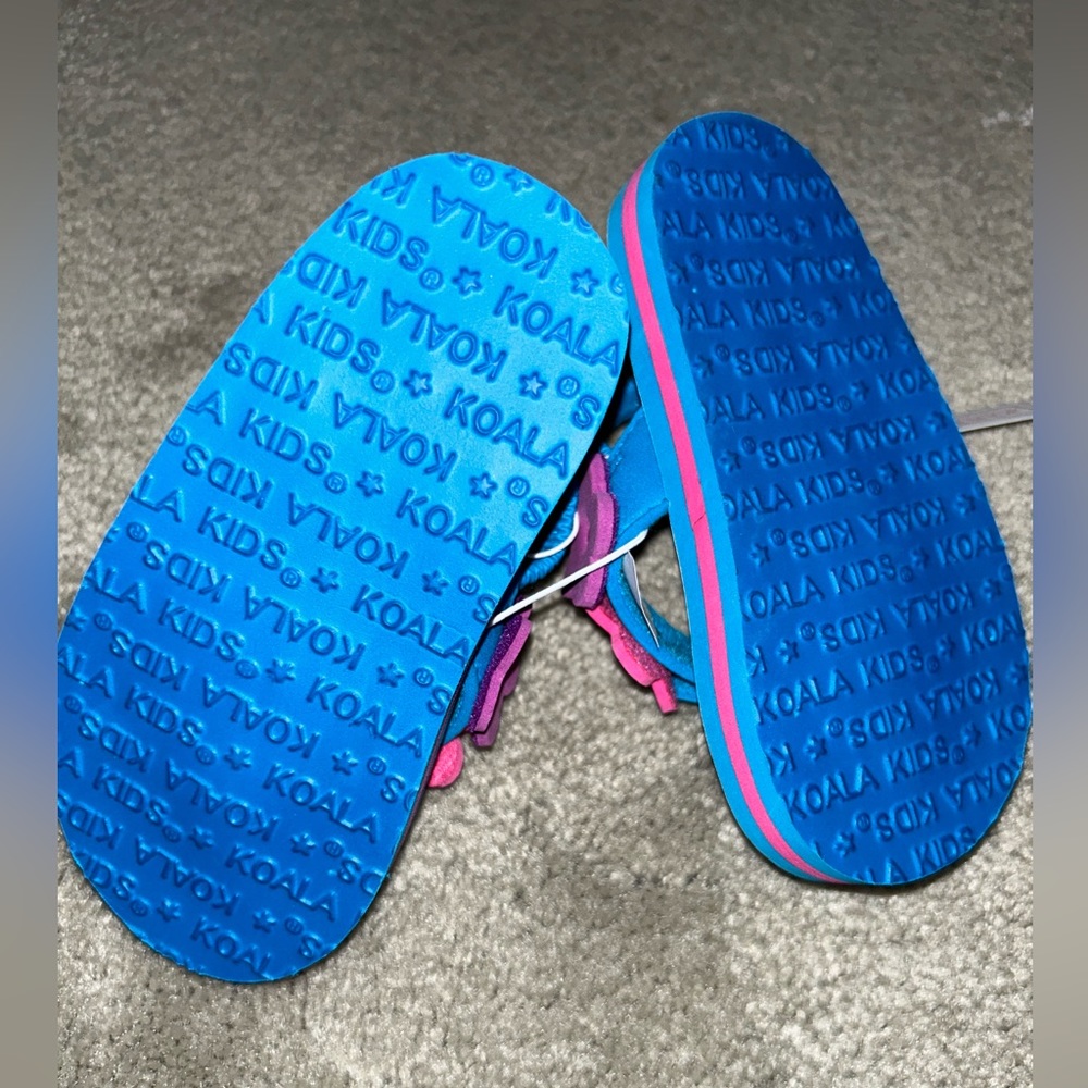 Sandals - Picture 2 of 3